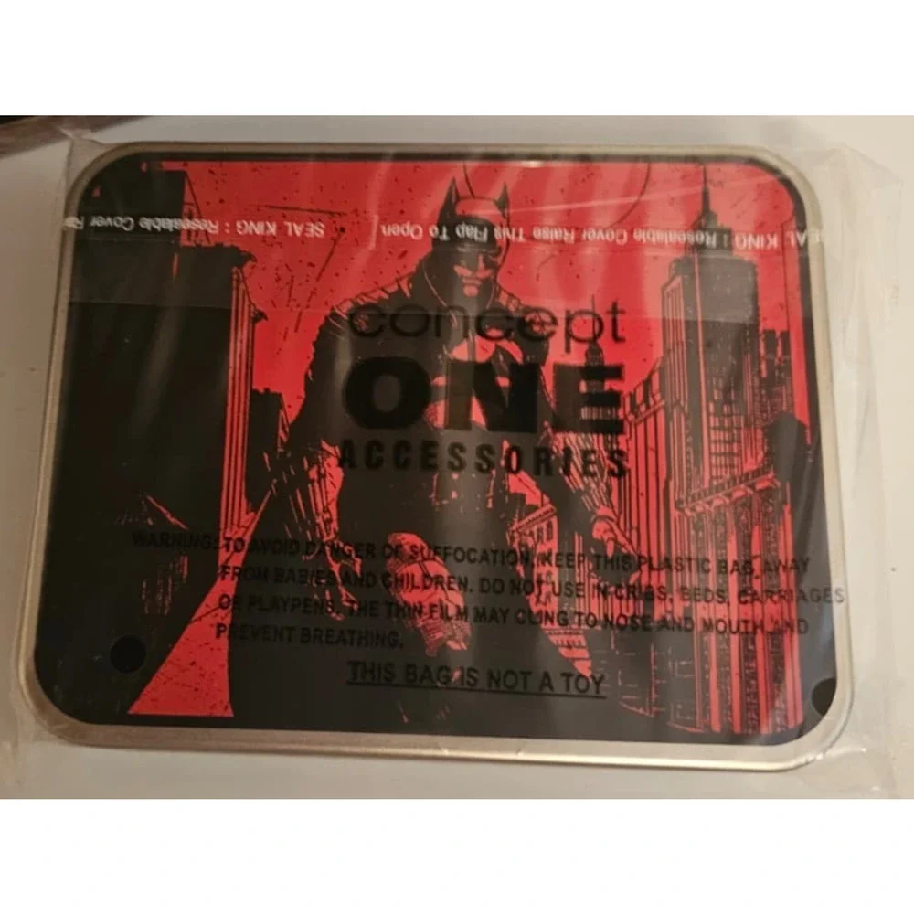 The Batman Bifold Wallet, Slim Wallet with Decorative Tin for Men and Women,